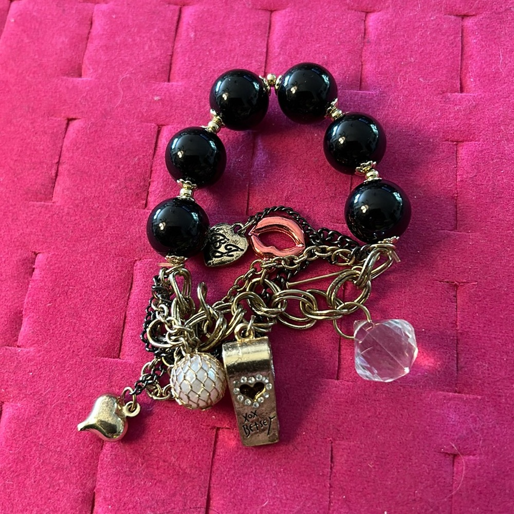 Betsey Johnson charm Bracelet black beads stretch whistle lips